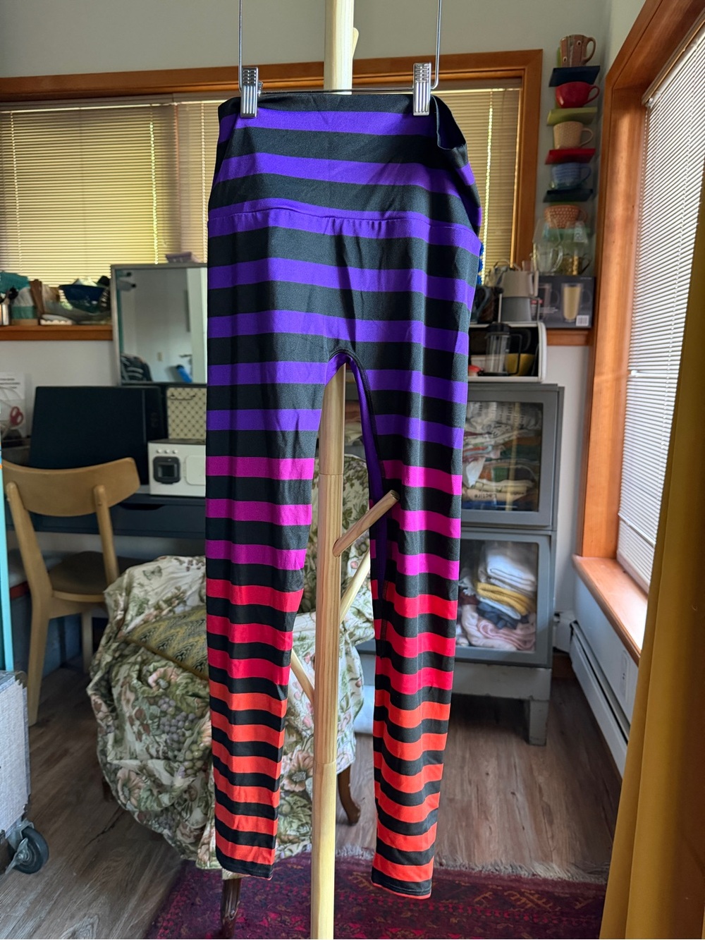 K-Deer striped ombre purple-to-orange ankle leggings size XL EUC